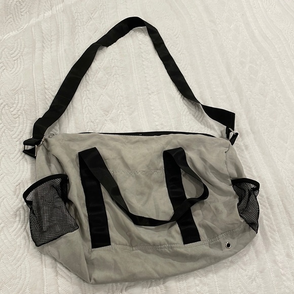2/$10 LA Express Athletic Bag - Picture 1 of 3